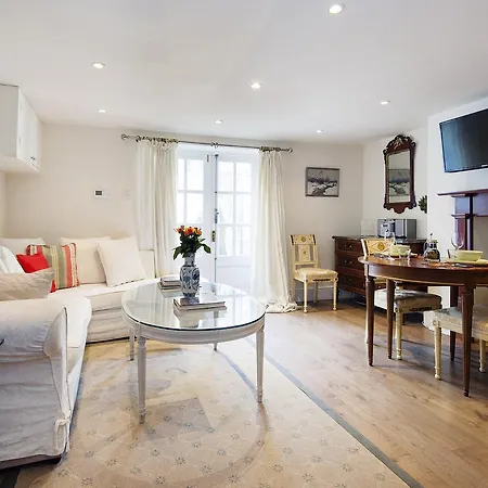 Pleasant Hackney Home By Victoria Park